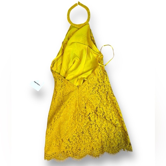 Superdown Samara Gold Halter Mini Dress Size XS New With Tags Yellow Revolve - Picture 7 of 12